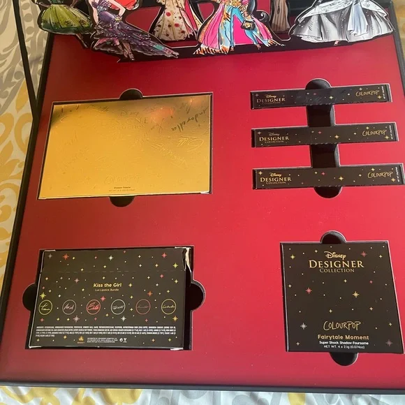 NIB. Disney Designer Collection Makeup Set with Gold and Black Packaging - Picture 3 of 8